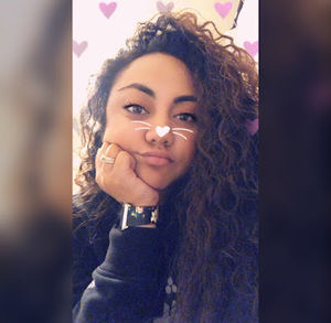 Meet your Posher, Crystal